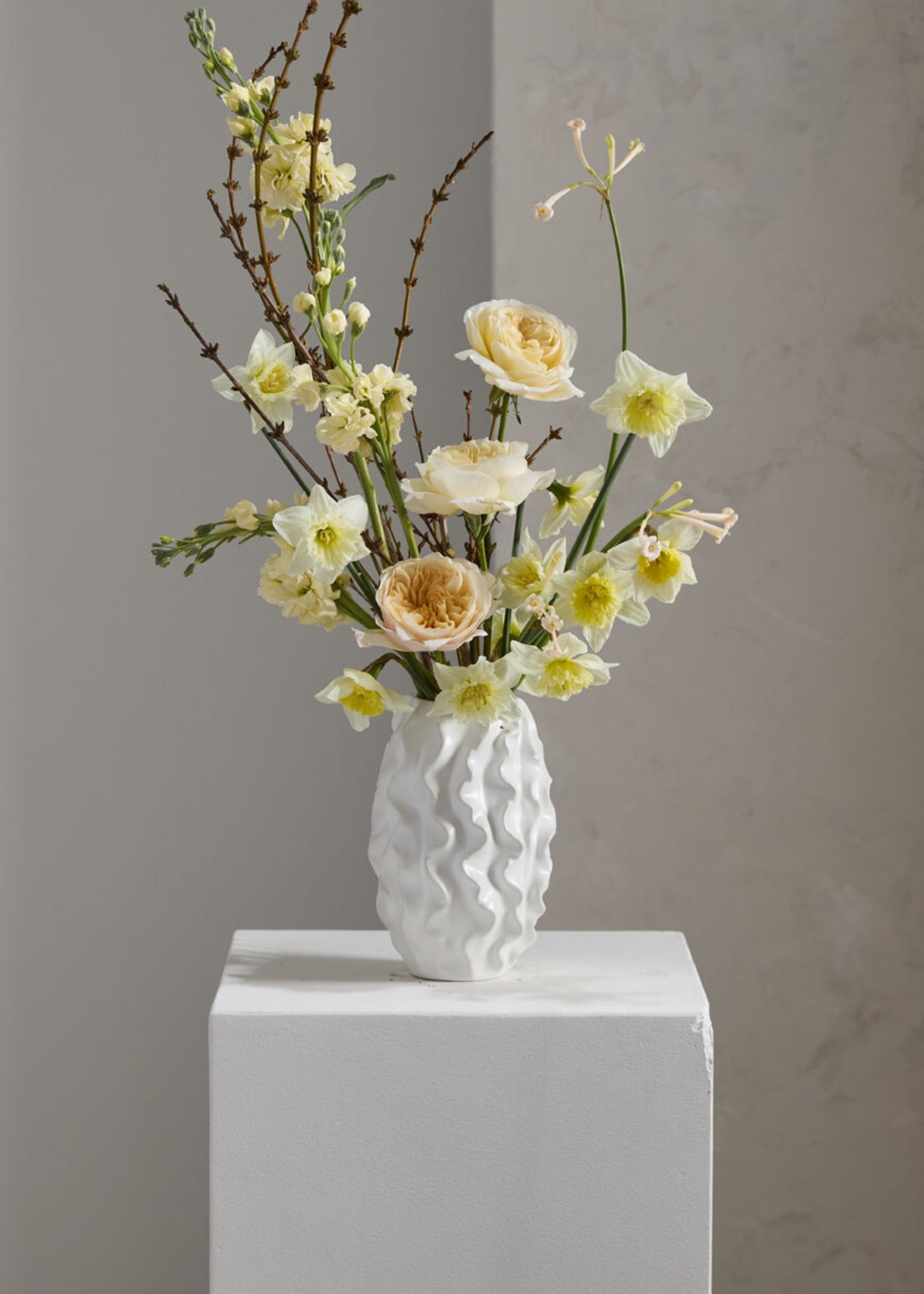White Matte White Ceramic Ruffle Vase for Entryway Arrangement