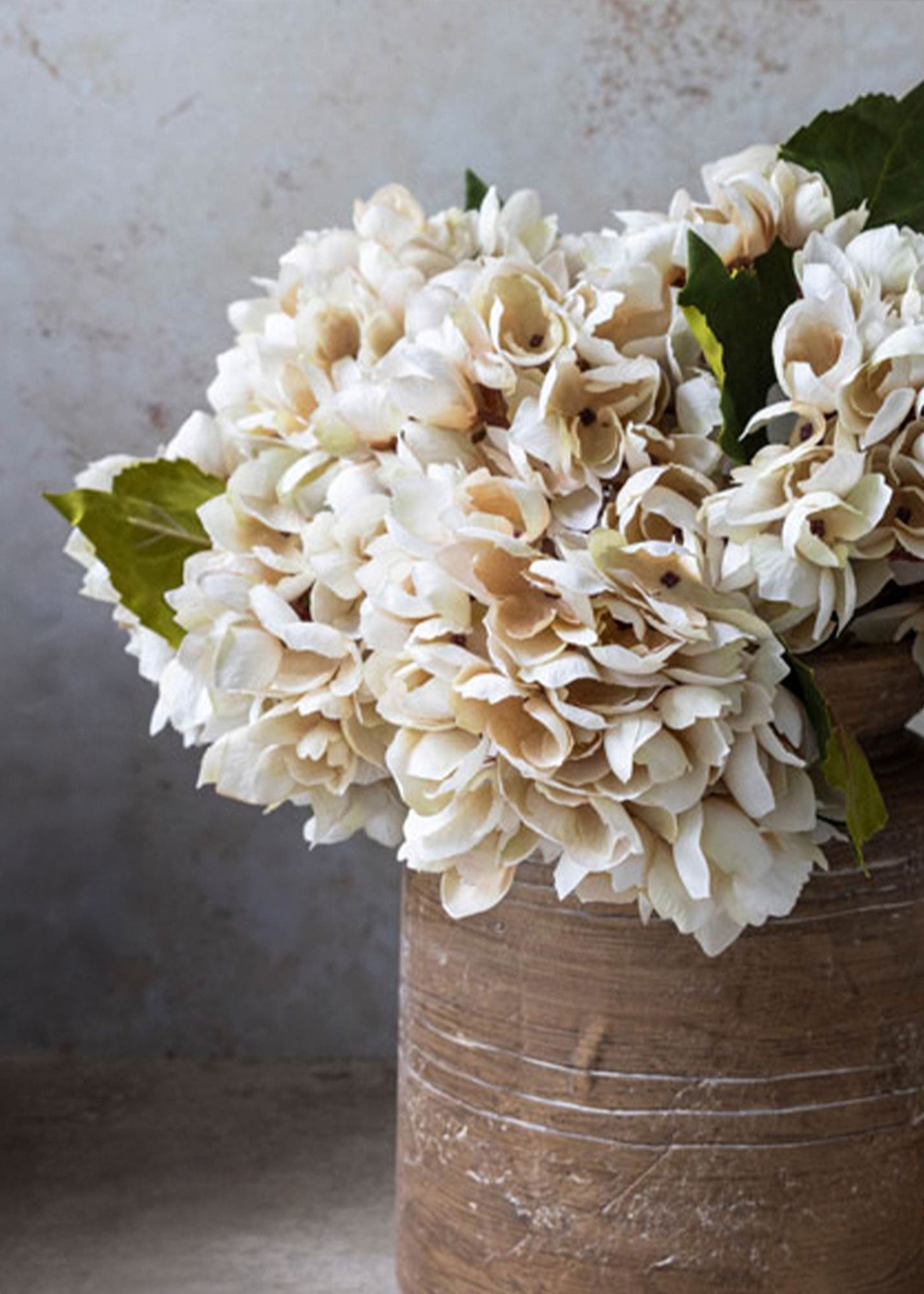 Artificial hydrangea stem for soft table arrangement