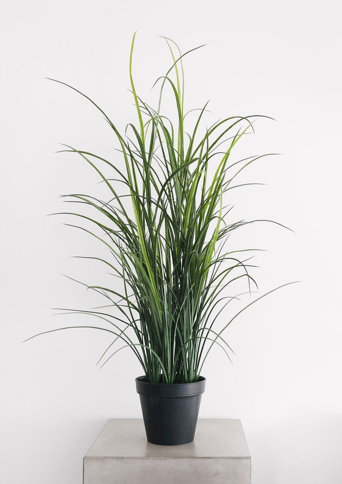 Green Artificial Grass Potted Plant for Table Centerpiece