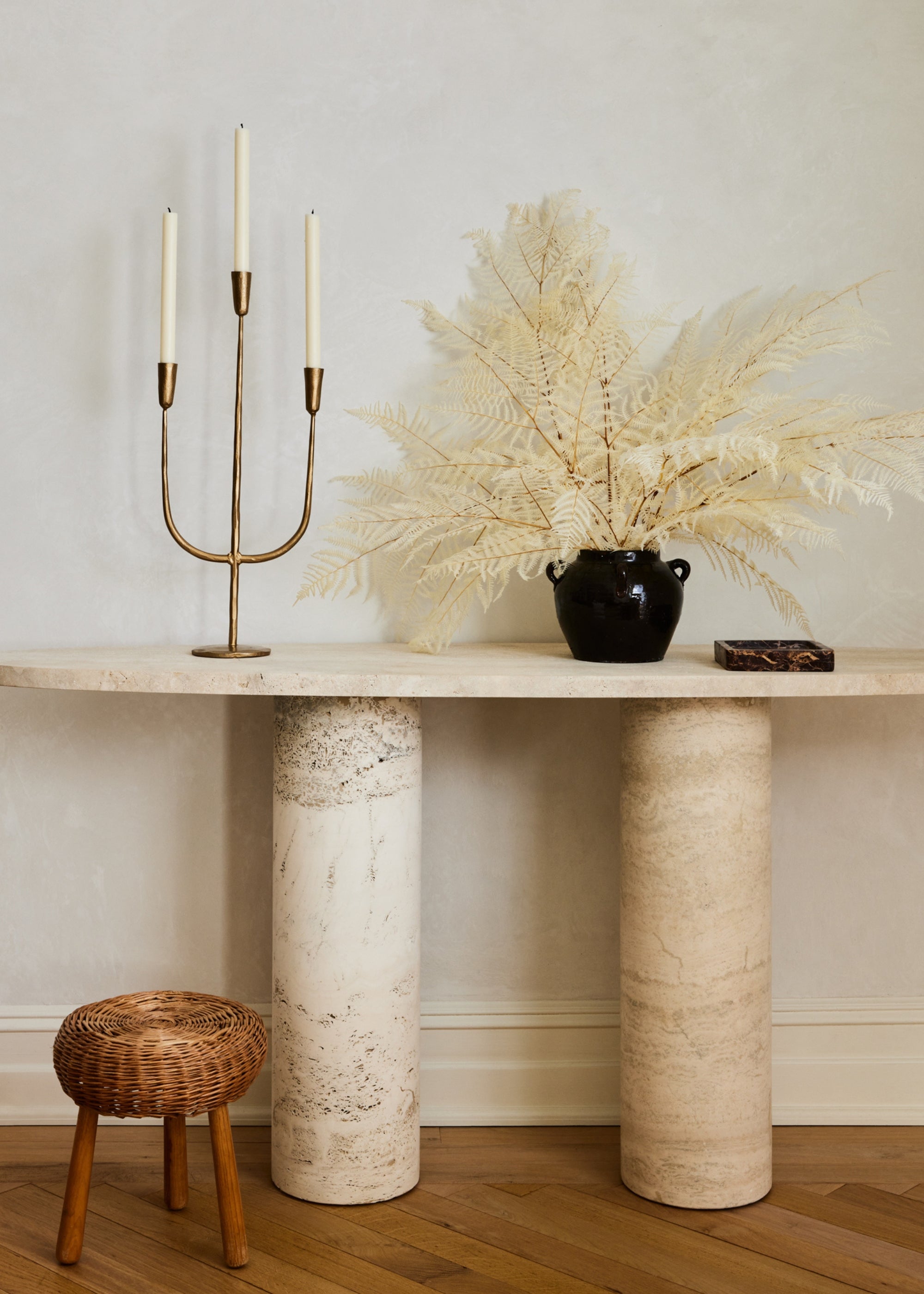 Brown Distressed Clay Round Jar Vase for Shelf Styling