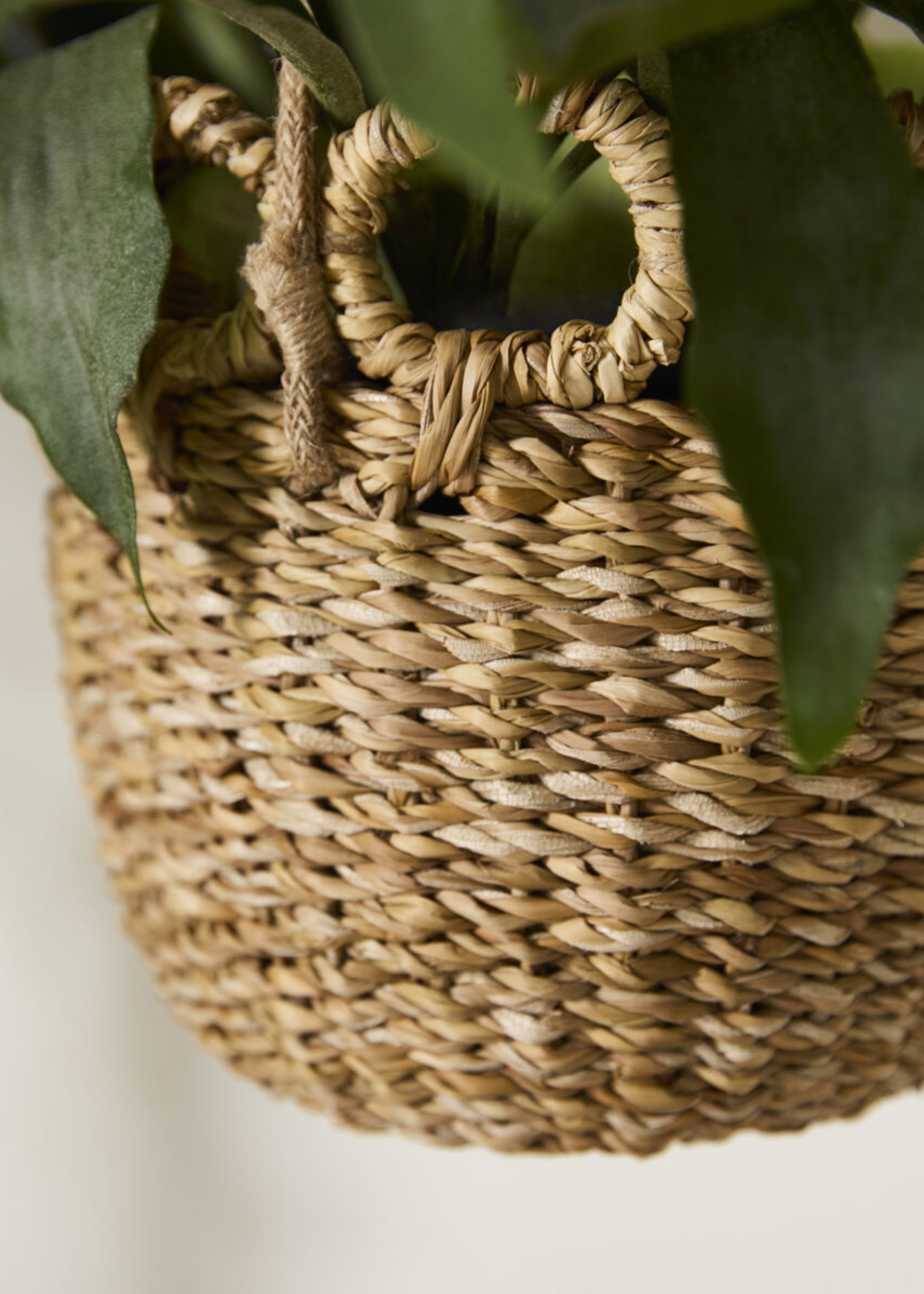 Handmade Woven Seagrass Hanging Basket for Wedding Decor