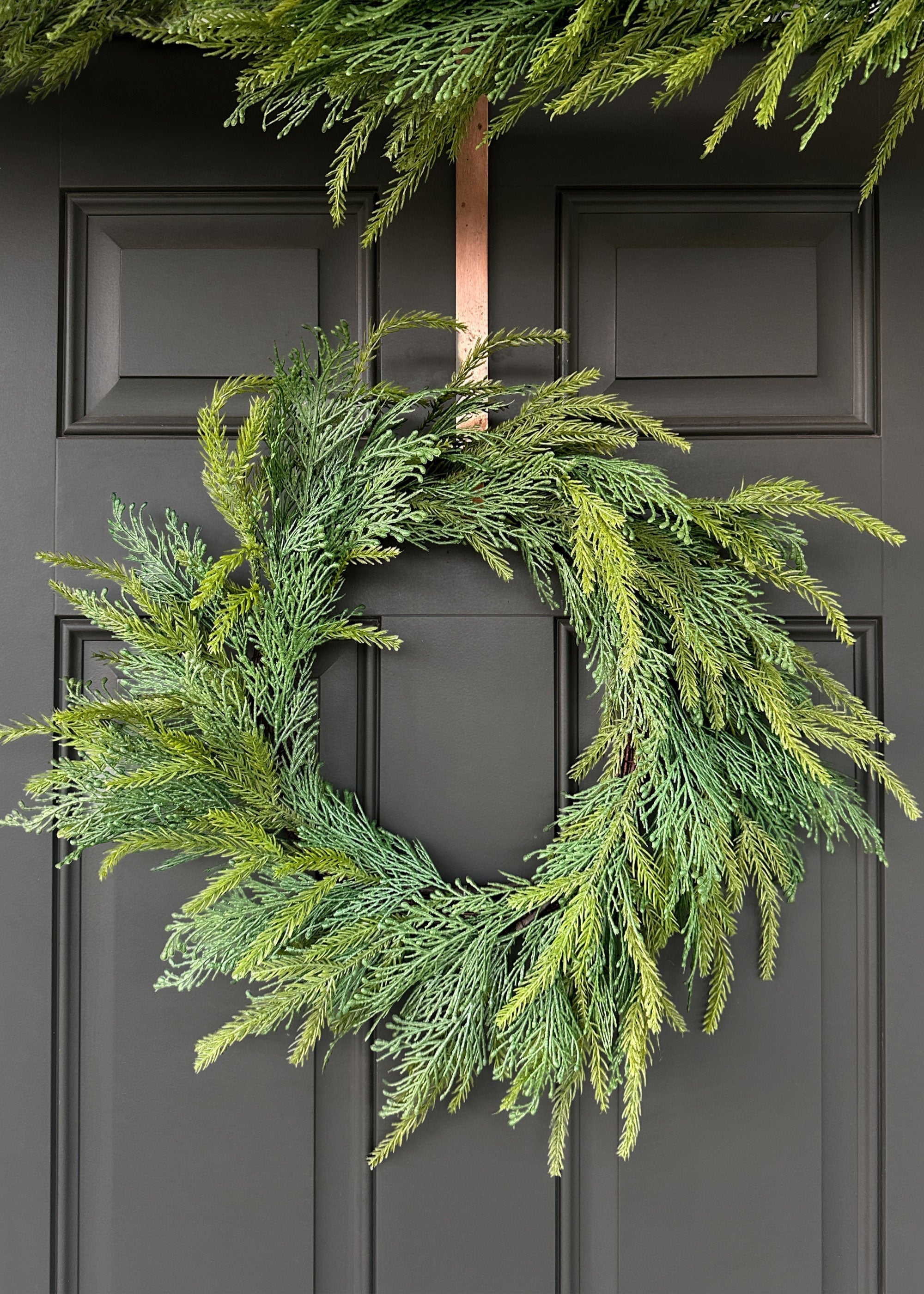 Green Artificial Cedar Wreath for Vase Styling