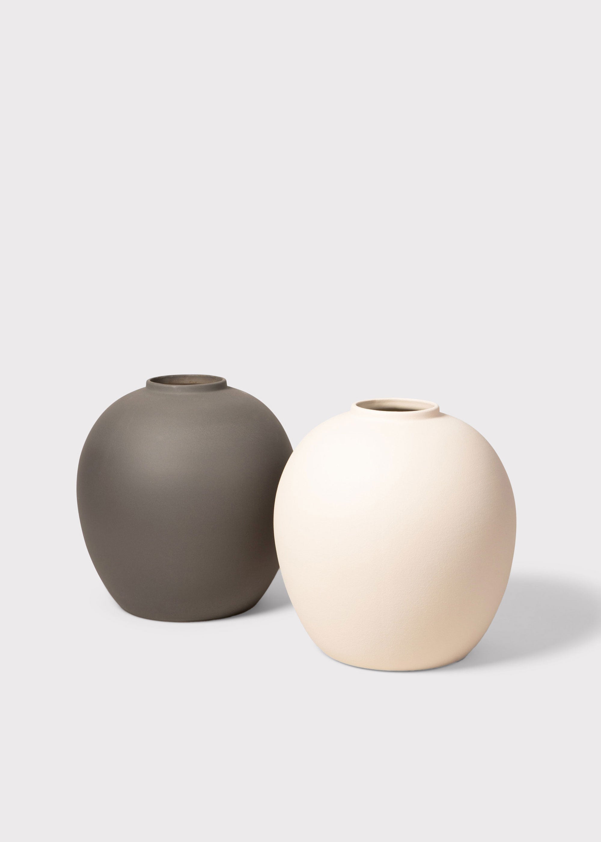 Slate stoneware vessel for dried botanicals and flowers