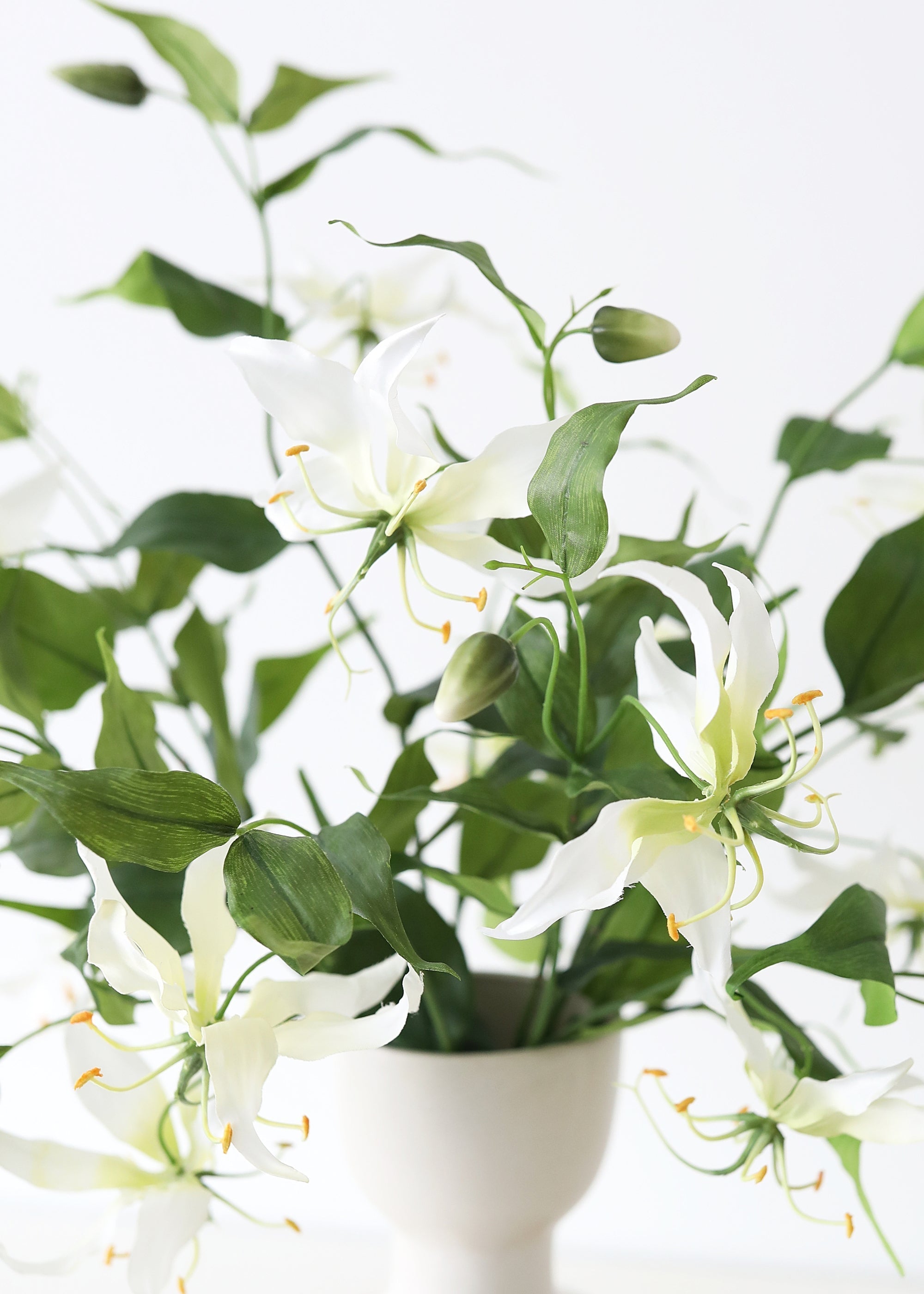 Cream Artificial Lily Stem for Wedding Decor